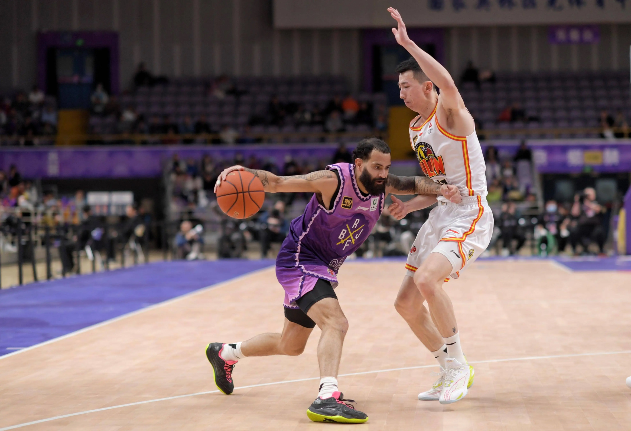 vip注册地址关于今晨克里夫兰骑士备战CBA季后赛，主帅复盘细节曝光，信心回归，身体对抗强度拉满的信息